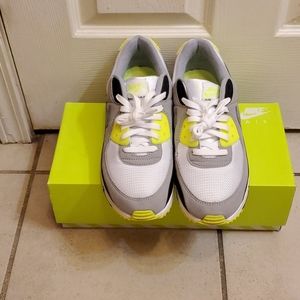 Nike Air Max 90 Volt